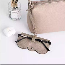 Load image into Gallery viewer, Soft Leather Sunglasses Bag