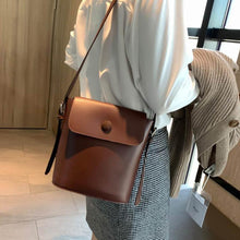 Load image into Gallery viewer, Women's Leather Bucket Bag