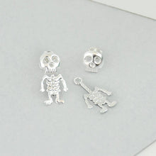 Load image into Gallery viewer, Punk Style Skull Ear Studs