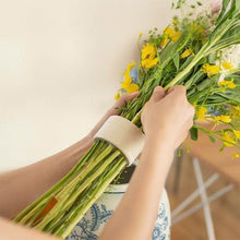 Load image into Gallery viewer, Spiral Ikebana Stem Holder