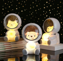 Load image into Gallery viewer, Astronaut Atmosphere LED Night Light