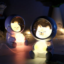 Load image into Gallery viewer, Astronaut Atmosphere LED Night Light