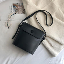 Load image into Gallery viewer, Women's Leather Bucket Bag