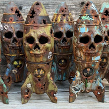 Load image into Gallery viewer, Resin Skull Bomb Ornament