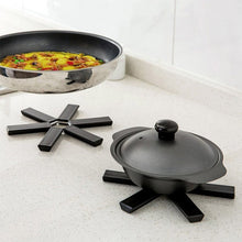 Load image into Gallery viewer, Creative Folding Heat Insulation Pad