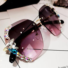 Load image into Gallery viewer, 2020 Vintage Fashion Rimless Crystal Sunglasses