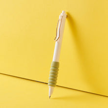 Load image into Gallery viewer, Retractable Fountain Pen