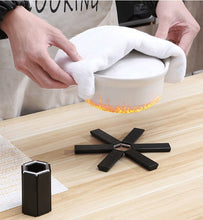 Load image into Gallery viewer, Creative Folding Heat Insulation Pad